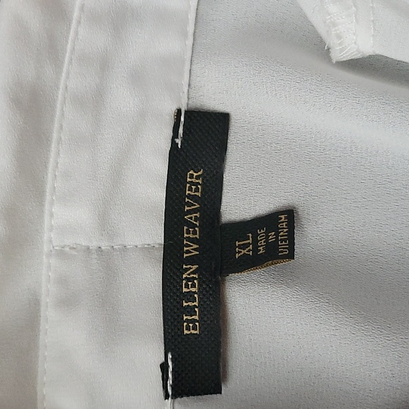 Long sleeved white collar, button down ruffled blouse w/black attached tie. - Picture 4 of 5